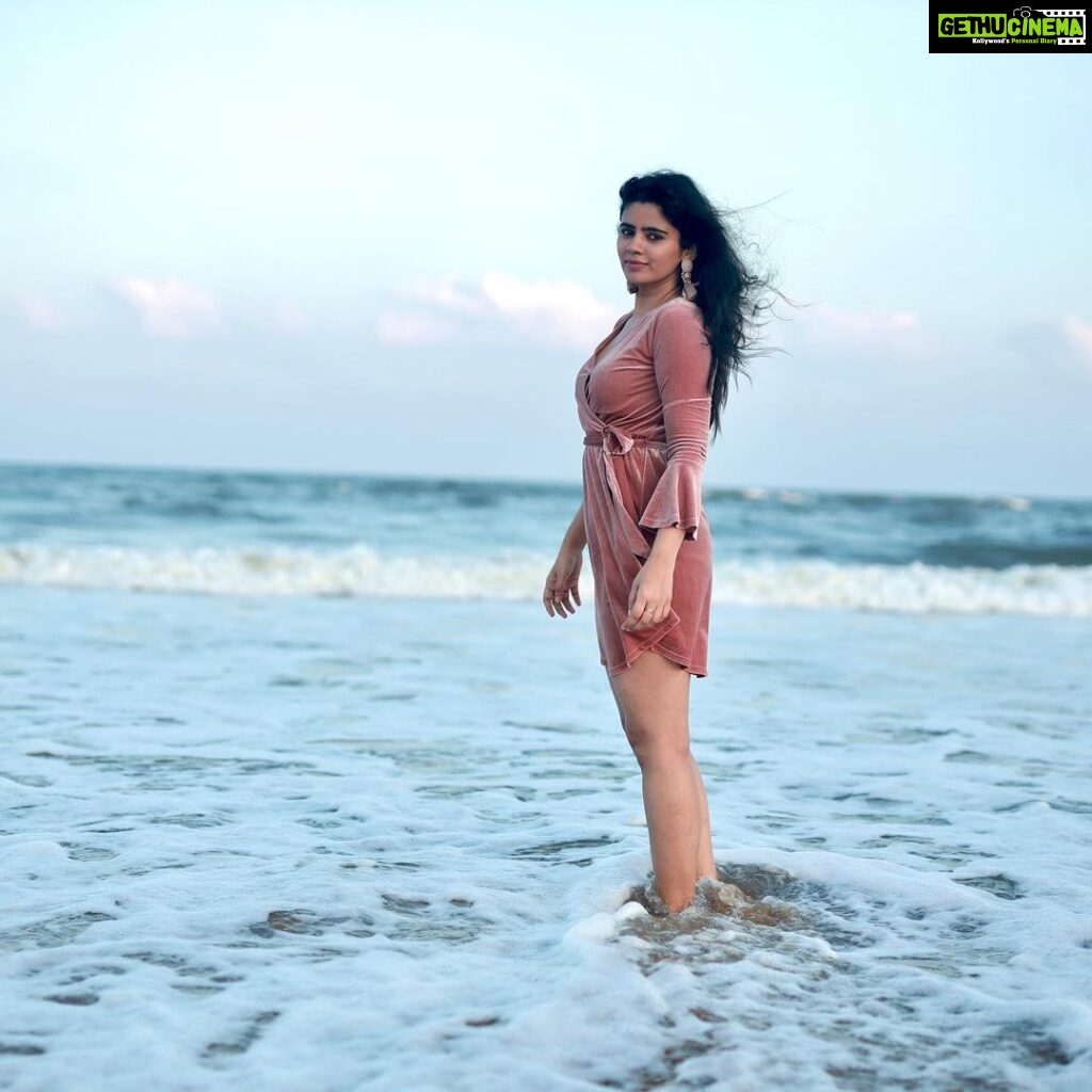 Soundariya Nanjundan Instagram - Letting the sea breeze transport me to a place of tranquility and serenity 🌊 . 📸- @crackjackphotography 🌊 🌊 🌊 🌊 🌊 🌊 #soundariyananjundan #beach #travel #summer #sea #nature #photography #sunset #love #beachlife #ocean #photooftheday #instagood #beautiful #vacation #travelphotography #picoftheday #sky #instagram #beachvibes #travelgram #waves #photo #sand #fashion #like #naturephotography #surf #instagood #instagram #followforfollowback #likesforlike Sea Side