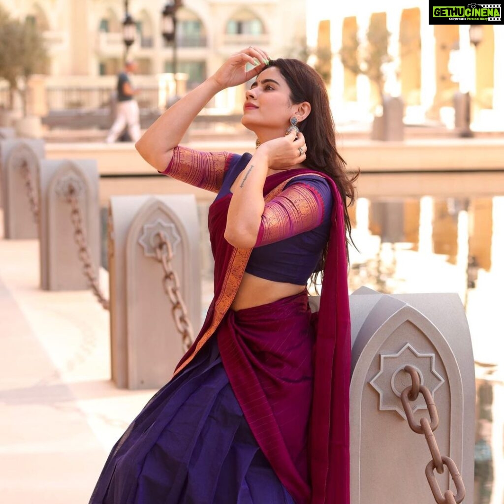 Soundariya Nanjundan Instagram - My stomach demands a five-course meal after an epic session of stomach breathing for that perfect pose🤭 💜 📸 - @bhoopalm_official Half saree- @ivalinmabia 💜 💜 💜 💜 💜 #soundariyananjundan #saree #sareelove #fashion #instagram #lifestyle #instagood #sareesofinstagram #ethnicwear #sareefashion #indianwear #dubai #southindian #indianfashion #traditional #sareecollection #india #sareestyle #soundarya #instadaily #outfit #photography #photo #travel #followforfollowback #likesforlike #ootd #photoshoot #dubai #thepalacedowntowndubai #destination The Palace Downtown