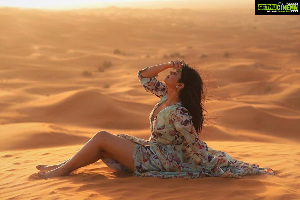 Soundariya Nanjundan Instagram - Serenity 🏜️ #sunset #dubaidesert 📸 - @bhoopalm_official Outfit- @sankalptheboutique 🏜️ 🏜️ 🏜️ 🏜️ 🏜️ #soundariyananjundan #desert #travel #nature #photography #desertlife #travelphotography #adventure #love #landscape #sunset #dubai #photooftheday #instagood #sahara #instagram #art #travelgram #sand #explore #uae #naturephotography #uae #instagood #mountains #dubaidesert #instalike #desertvibes #fashion #fashionblogger #photooftheday #photography #instagood #instalike #likesforlike Dubai Desert