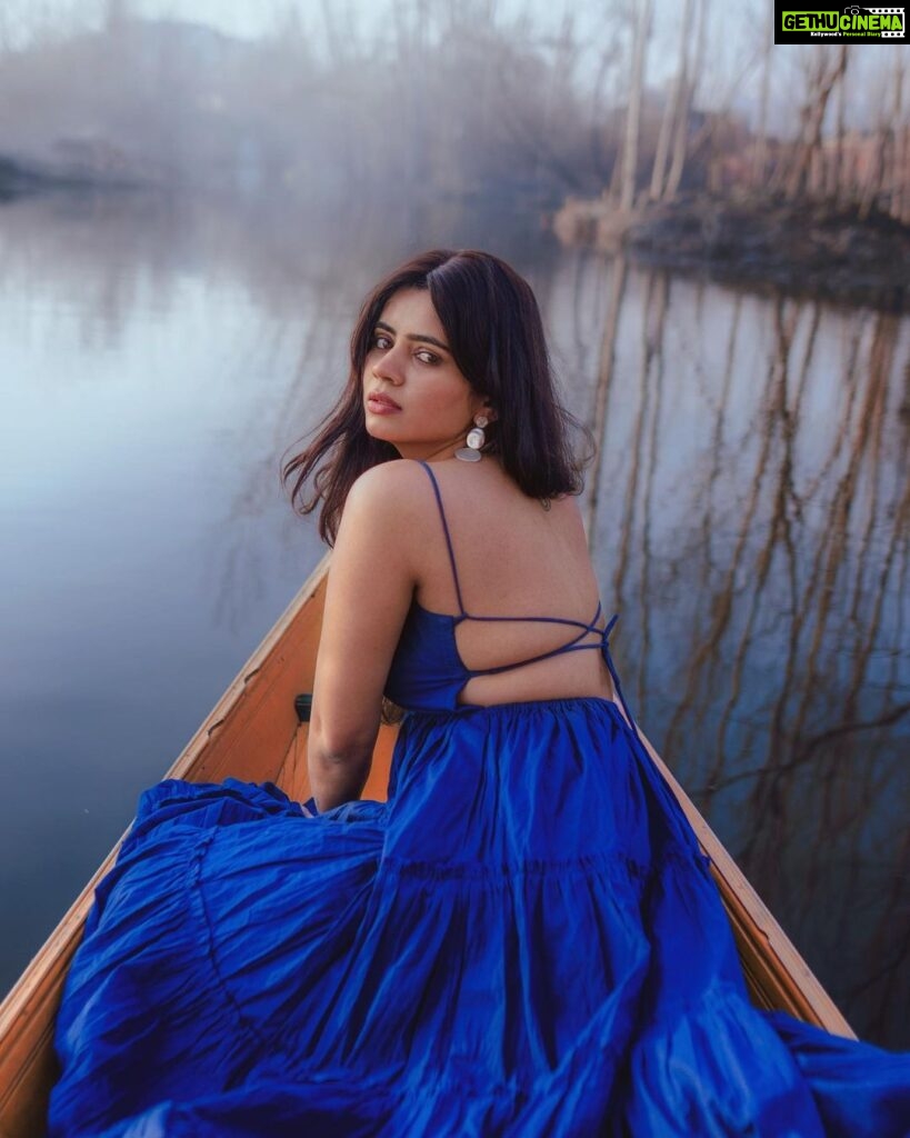 Soundariya Nanjundan Instagram - Majesty on the Lake⛵️ Conquering the Waters with Elegance💙 . 📸- @karthikha_photography Styling- @neelam_stylist 🍁 🍁 🍁 🍁 🍁 . #soundariyananjundan #water #kashmir #srinagar #instagram #lake #followforfollowback #trending #india #destination #nature #mountains #photography #travel #love #naturephotography #photooftheday #instagood #adventure #travelphotography #picoftheday #beautiful #sky #hills #forest #jammukashmir #instagood #boat Srinagar, Jammu and Kashmir