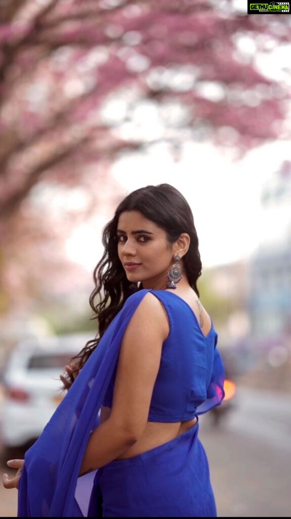 Soundariya Nanjundan Instagram - With each step, I am transported to a realm of dreamy splendor, wrapped in the saree 🦋 💙 🎥- @hegdearun @reflectionofmymemories 💙 💙 💙 💙 #JoshMeinAaja @officialjoshapp @joshapp.tamil . . #soundariyananjundan #bangalore #kannadiga #saree #sareelove #fashion #sarees #sareesofinstagram #sareefashion #sareedraping #indianwear #sareeblouse #india #ethnicwear #love #traditional #sareeindia #instalike #indianfashion #sareelover #style #instagram #sareestyle #instagood #instagram #reelsinstagram #reels #reelitfeelit #flowers #followforfollowback Bangalore, India