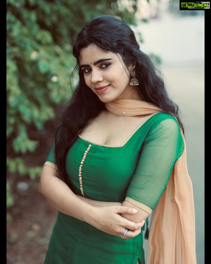 Soundariya Nanjundan Instagram - Life's a garden, and I'm the cute little green gnome tending to it.....😉 🍃 📸- @crackjackphotography 🍃 🍃 🍃 🍃 🍃 #soundariyananjundan #chennai #kannadiga #soundariya #actress #tamilcinema #model #actor #tamilnadu #bangalore #cinema #modellife #soundarya #soundaryananjundan #modelling #fashion #outfitoftheday #ootdfashion #reels #reelsinstagram #photo #photographer #camera #lifestyle #fashionblogger #travel #green #greenday