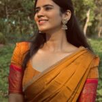 Soundariya Nanjundan Instagram - சௌந்தர்யா 🧡 🍂 📸 - @bhoopalm_official 🍂 🍂 🍂 🍂 🍂 🍂 #soundariyananjundan #kumbakonam #tamilnadu #instagram #instagood #outfit #indian #halfsaree #saree #lehenga #sareelove #sarees #halfsarees #pattusaree #halfsareelove #sareesofinstagram #fashion #traditional #blouse #sareeblouse #ethnicwear #lehengacholi #sareelovers #sareedraping #pattu #lehanga #pattupavadai #pattulehenga #dupatta #sareefashion