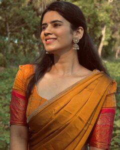 Soundariya Nanjundan Instagram - சௌந்தர்யா 🧡

🍂

 📸 - @bhoopalm_official 

🍂

🍂 

🍂

🍂 

🍂 

🍂 

#soundariyananjundan #kumbakonam #tamilnadu #instagram #instagood #outfit #indian #halfsaree #saree #lehenga #sareelove #sarees #halfsarees #pattusaree #halfsareelove #sareesofinstagram #fashion  #traditional #blouse #sareeblouse #ethnicwear #lehengacholi #sareelovers #sareedraping #pattu #lehanga  #pattupavadai #pattulehenga  #dupatta #sareefashion
