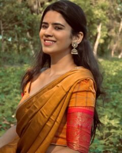 Soundariya Nanjundan Instagram - சௌந்தர்யா 🧡

🍂

 📸 - @bhoopalm_official 

🍂

🍂 

🍂

🍂 

🍂 

🍂 

#soundariyananjundan #kumbakonam #tamilnadu #instagram #instagood #outfit #indian #halfsaree #saree #lehenga #sareelove #sarees #halfsarees #pattusaree #halfsareelove #sareesofinstagram #fashion  #traditional #blouse #sareeblouse #ethnicwear #lehengacholi #sareelovers #sareedraping #pattu #lehanga  #pattupavadai #pattulehenga  #dupatta #sareefashion