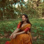 Soundariya Nanjundan Instagram - சௌந்தர்யா 🧡 🍂 📸 - @bhoopalm_official Half saree- @ekantastudio 🍂 🍂 🍂 🍂 🍂 🍂 #soundariyananjundan #kumbakonam #tamilnadu #instagram #instagood #outfit #indian #halfsaree #saree #lehenga #sareelove #sarees #halfsarees #pattusaree #halfsareelove #sareesofinstagram #fashion #traditional #blouse #sareeblouse #ethnicwear #lehengacholi #sareelovers #sareedraping #pattu #lehanga #pattupavadai #pattulehenga #dupatta #sareefashion Kumbakonam/கும்பகோணம்