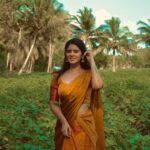 Soundariya Nanjundan Instagram - சௌந்தர்யா 🧡 🍂 📸 - @bhoopalm_official Half saree- @ekantastudio 🍂 🍂 🍂 🍂 🍂 🍂 #soundariyananjundan #kumbakonam #tamilnadu #instagram #instagood #outfit #indian #halfsaree #saree #lehenga #sareelove #sarees #halfsarees #pattusaree #halfsareelove #sareesofinstagram #fashion #traditional #blouse #sareeblouse #ethnicwear #lehengacholi #sareelovers #sareedraping #pattu #lehanga #pattupavadai #pattulehenga #dupatta #sareefashion Kumbakonam/கும்பகோணம்