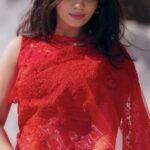 Soundariya Nanjundan Instagram - சாய்த்தாலே...❤️🎼 🎥 - @_dharun_eevin_ Edit- @nidhin_prem 📸- @karthikha_photography . Saree- @hafsaaddotcom Styling- @neelam_stylist ❤️ ❤️ ❤️ ❤️ ❤️ #JoshMeinAaja @officialjoshapp @joshapp.tamil ❤️ #soundariyananjundan #kashmir #gulmarg #photoshoot #instagram #photo #outfit #trending #india #destination #snow #winter #nature #photography #travel #mountain #love #naturephotography #winterwonderland #photooftheday #cold #snowday #instagood #adventure #travelphotography #picoftheday #beautiful #sky Kashmir A Heaven On Earth