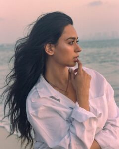 Soundarya Sharma Instagram - Be patient with yourself!
You are the Magic of the Universe unfolding at its own rhythm 🩶

📷: @harshitasabnis 

#believe #BeYou #serendipity