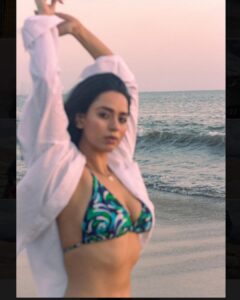 Soundarya Sharma Instagram - Be patient with yourself!
You are the Magic of the Universe unfolding at its own rhythm 🩶

📷: @harshitasabnis 

#believe #BeYou #serendipity