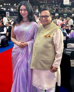 Soundarya Sharma Instagram - चाँदनी ओ मेरी चाँदनी.. 
just doing चाँदनी things… 💜💓💟

For @lokmat #MaharashtrianOfTheYear Awards2023 
Thank you @vijayjdarda ji and  @lokmat for having me! 

Styled by: @nidhikurda 
Lensed by: @anshul.varshney_ 
@filmygyanstudio