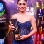Sreejita De Instagram - Reality star of the year! 🏆 Thank you my fans, family and friends for your immense love and support. Forever grateful 🙏🏼❤️ @iamsonalibendre it was an honour 😊🙏🏼 #nationalqualityawards2023 Wearing @majesticbyjapnah @pr4ucommunications . #sreesquad #Sreejitade #goodvibes #trendingreels #viral #explorepage #explore #trending #trends #trend