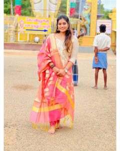Srinisha Jayaseelan Instagram - All prayers and blessings 💜❤️✨