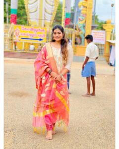 Srinisha Jayaseelan Instagram - All prayers and blessings 💜❤️✨