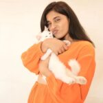 Sumbul Touqeer Khan Instagram - A little bit of PAW-sitivity hurts no one🤍🐾 Outfits by- @miakee.official Styled by- @styleby_shivi