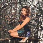 Tina Datta Instagram - . Baarish hai baahar, Par aaj party karne ka mood hai Yaar! Kya karu pata nahi; Ho hi jaati hu Tayaar!! ☺️😉😎 . . . #EklaChaloRe #WarriorPrincess #TinaKaStyle #fashion #style #lookbook #stylefile #weekend #partymood #monsoon #tinadatta
