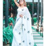 Tina Datta Instagram – Ek toh saree aur woh bhi meri favourite white
Aur kya chaiye right?
 
Ho gayi aaj ki shayari ab enjoy your Wednesday right!!
.
.
.
#EklaChaloRe #WarriorPrincess #TinaKaStyle #fashion #style #sareelove #sareefashion #saree #goodvibes #fyp #tinadatta