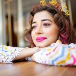 Tina Datta Instagram - Women of choice, words and efforts!! She makes her own crown and wears dignity on. Coz she’s the most beautiful representation of divinity. And She is You!! . . . #EklaChaloRe #WarriorPrincess #TinaKaStyle #fashion #style #fashiongram #lookbook #stylefile #crown #tinadatta