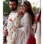 Tina Datta Instagram - Badlaav ki iss kahani mein, pyaar le aaya hai ek naya mod. Kaise karenge Surili aur Shivendra aane wale saare toofano ka saamna? Jaane ke liye dekhte rahiye Hum Rahe Na Rahe Hum; Monday to Friday, rat 9:00 baje, Sony Entertainment Television par. @sonytvofficial @swastikproductions . . . #SuriliShivKiShaadi #HumRaheNaRaheHum #SonyEntertainmentTelevision #wedding #photodump #jaybhanushali #tinadatta