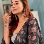 Tina Datta Instagram - Somvaar aaj se Surili ke naam... Waqt ke aage badhte, aa gayi hai #SurShiv ki zindagii naye mod par. Kuch uljhane, kayi khatre; but yeh pyaar na hoga kam... Dekhte rahiye Hum Rahe Na Rahe Hum. Aur comments mein bataye voh kya hai joh aap Surili se relate karte ho? Monday-Friday 9:00 PM on @sonytvofficial @swastikproductions . . . #SomvaarWithSurili #EklaChaloRe #WarriorPrincess #HumRaheNaRaheHum #sonyentertainmenttelevision #gratitude #instagood #surili #instadaily #tinadatta