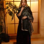 Tina Datta Instagram - Of compassion, love and self-actualizations... Festivities root us to our roots tighter and stronger!! Wishing everyone the best time, filled with joy and ecstasy. Eid Mubarak!! Khoob khaao aur dher saari memories banao... . . . #EklaChaloRe #WarriorPrincess #eidmubarak #eid #festival #tinadatta