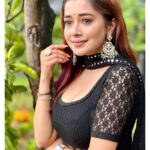 Tina Datta Instagram - Aa gaya hai Surili ki life mein bohat bada toofan; aur inn saari musibaton ke beech ek pyaari si khoosh khabar. Par kya kar paayegi Surili inn khatron ka saamna? Dekhna hoga bohat dilchasp. Toh dekhte rahiye #HumRaheNaRaheHum, Monday-Friday raat 9:00 baje @sonytvofficial par. . . . . @swastikproductions @rahultewary @sktorigins @g3gill #SomvaarWithSurili #EklaChaloRe #WarriorPrincess #sonyentertainmenttelevision #gratitude #instagood #surili #instadaily #tinadatta