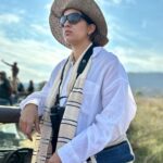 Vaidehi Parashurami Instagram - Dedicated to my ever growing love for wildlife and safaris! 🐅 Thank you @aranyamie_wilderness.safaris 🦚 #throwbackthursday #wildlife #safari #aranyamiewildernesssafaris