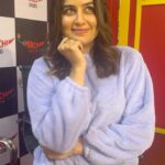 Vaidehi Parashurami Instagram - Celeb in 5 with @parashuramivaidehi and @mirchi_vaidehi . . . . #celebin5 #rapidfire #vaidehiparshurami #mirchimarathi