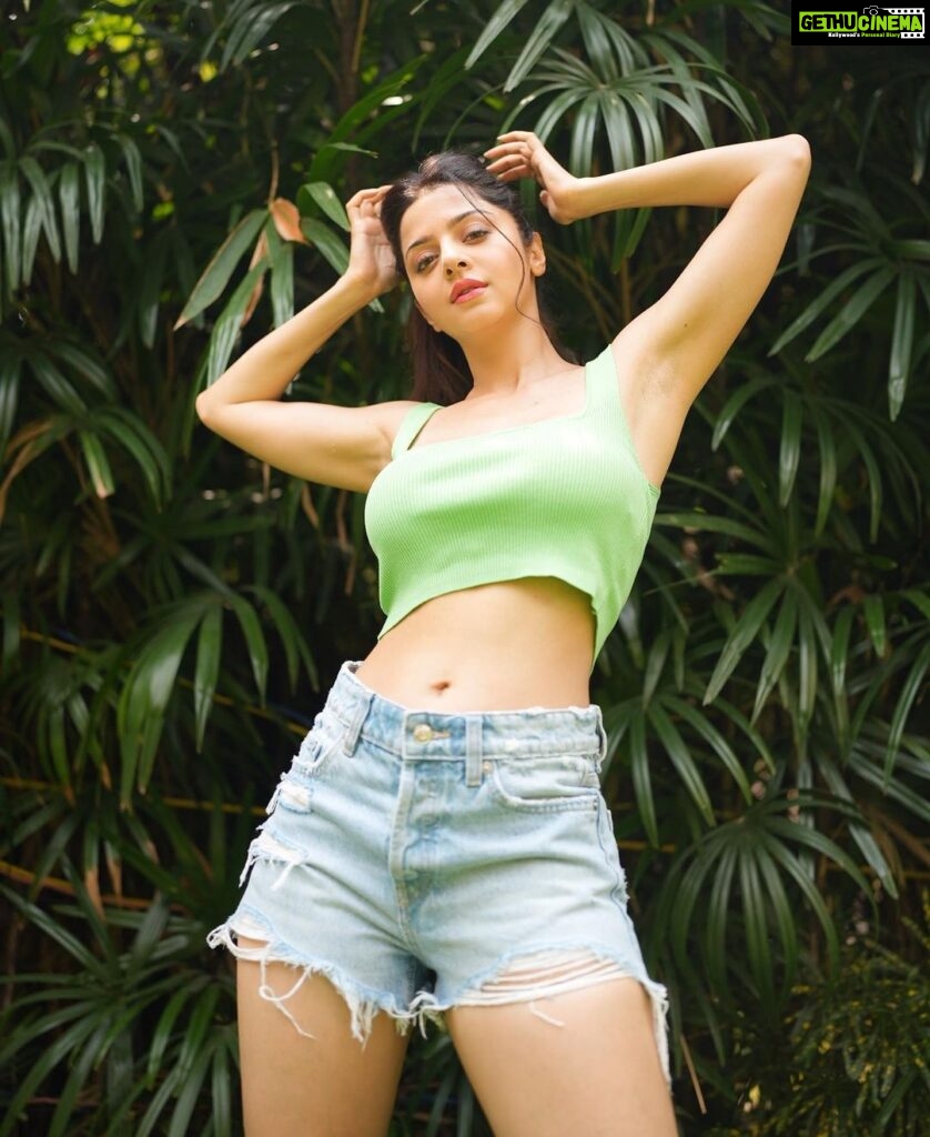 Vedhika Instagram - 🌱 📸 @ziaulhaque