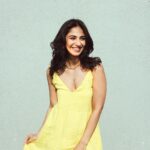 Vidhi Pandya Instagram – Summer somewhere..🌦️🌻

💄- @makeupbynidhhikaushal 

#beuniquelyyou #love