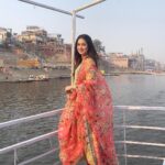 Vidisha Instagram - Let me show you a glimpse of a place where you’ll always manage to find serenity in the middle of chaos. ‘The ghats of Ganges ’ in the oldest living city, my city ‘Varanasi’ (Benaras). . . #ganges #auspicious #varanasigirl #vidisha #ghatsofvaranasi #ghats #travel #serene #vidishasrivastava Varanasi, Uttar Pradesh, India