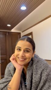 Vidya Balan Instagram - Aapke saath koi hai 👻