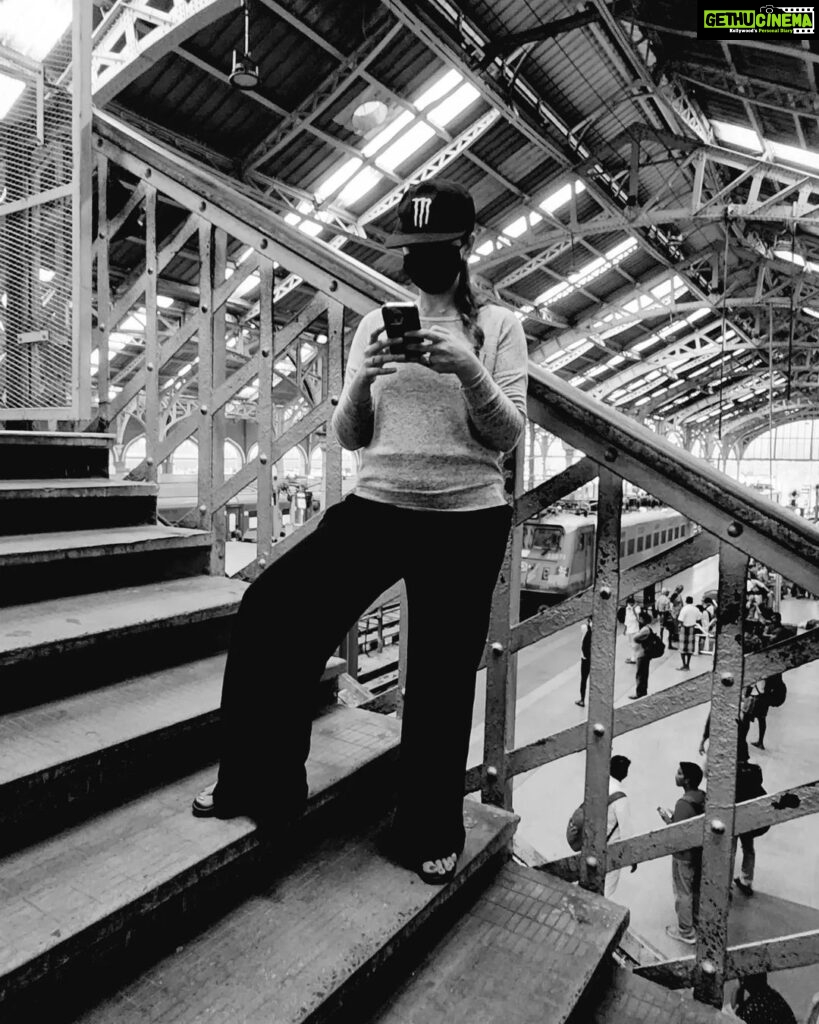 Aadhi Pinisetty Instagram - #Nammachennai #railwaystation #Mobilephotography #blackandwhitephotography Egmore