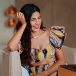 Aahana Kumra Instagram - When zoom calls 🤙🤙 You answer! 👩‍💻👩‍💻 #throwbackthursday . . . . #throwback #thursday #zoomcall #aahanakumra Mumbai - मुंबई