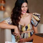 Aahana Kumra Instagram - When zoom calls 🤙🤙 You answer! 👩‍💻👩‍💻 #throwbackthursday . . . . #throwback #thursday #zoomcall #aahanakumra Mumbai - मुंबई