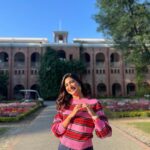 Aahana Kumra Instagram - Pink Wednesday 💕🌸🎀👙🦩👛 Also major missing Doon and the flowers everywhere! 💕🌞 #pinkwednesday . . . . #pink #wednesday #pinkpinkpink #wednesdaywisdom #wednesdays #wednesdaymotivation #dehradun #doon #doonstories Cafe De Piccolo
