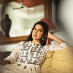 Aahana Kumra Instagram - A true queen leads by example 👸🥂💕 Outfit : @gazalmishraofficial Styling : @abhimanyusinghtomarr Make up : @omsenmakeup Photos : @yashjangidphotography Location : @vanaam_ami_jaipur . . . . #happybirthday #portrait #portriatphotography #photoshoot #photographer #window #aahanakumra #pink #pinkcity #jaipurdiaries #jaipur Jaipur, Rajasthan