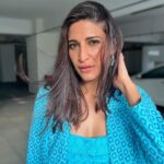 Aahana Kumra Instagram – Jab zindagi Jung lagti hai
Lad Leti hoon
Rangmanch lagti hai
Tamasha kar leti hoon 🩵🩵🩵
Make up and Hair : @varsshatilokani 
#thursdaythoughts 
.
.
.
.
#thursday #thursdays #thursdaymotivation #aahanakumra #blue #throwbackthursday #throwback Mumbai – मुंबई