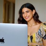 Aahana Kumra Instagram - When zoom calls 🤙🤙 You answer! 👩‍💻👩‍💻 #throwbackthursday . . . . #throwback #thursday #zoomcall #aahanakumra Mumbai - मुंबई