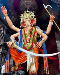 Aahana Kumra Instagram - Mandali aabhaari aahe🌺🙏🫶☀️🌿
Lalbaugcha Ganpati darshan 🌺🙏☀️
#ganpatibappamorya 
.
.
.
.
#ganpati #ganpatibappa #ganpatifestival #ganeshchaturthi #ganesha #ganesh #lalbaughcharaja #lalbaug #aahanakumra