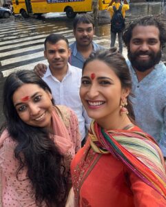 Aahana Kumra Instagram - Mandali aabhaari aahe🌺🙏🫶☀️🌿
Lalbaugcha Ganpati darshan 🌺🙏☀️
#ganpatibappamorya 
.
.
.
.
#ganpati #ganpatibappa #ganpatifestival #ganeshchaturthi #ganesha #ganesh #lalbaughcharaja #lalbaug #aahanakumra