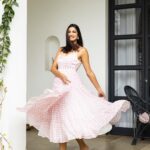 Aahana Kumra Instagram - || Sukoon || 🌸🌸 🌸🌿🦚🌿🦚🌸 Outfit : @jovifashion Styling and concept : @abhimanyusinghtomarr Photography : @yashjangidphotography Make up : @omsenmakeup Location : @vanaam_ami_jaipur #saturdate 🌸💕 . . . . #saturday #saturdaynight #saturdayvibes #saturdaymood #saturdaze #aahanakumra Jaipur - The pink city