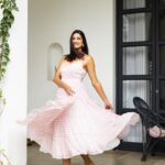 Aahana Kumra Instagram - || Sukoon || 🌸🌸 🌸🌿🦚🌿🦚🌸 Outfit : @jovifashion Styling and concept : @abhimanyusinghtomarr Photography : @yashjangidphotography Make up : @omsenmakeup Location : @vanaam_ami_jaipur #saturdate 🌸💕 . . . . #saturday #saturdaynight #saturdayvibes #saturdaymood #saturdaze #aahanakumra Jaipur - The pink city