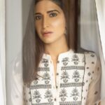 Aahana Kumra Instagram - Lookin' through the windows The window to your heart Oh baby, yeah I can see it's cloudy The rain's about to start Happiest birthday gazloo 🌸 Outfit : @gazalmishraofficial Styling : @abhimanyusinghtomarr Make up : @omsenmakeup Photos : @yashjangidphotography Location : @vanaam_ami_jaipur . . . . #happybirthday #portrait #portriatphotography #photoshoot #photographer #window #aahanakumra #pink #pinkcity #jaipurdiaries #jaipur Jaipur - The pink city