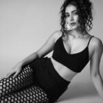 Aakanksha Singh Instagram - 🖤🪄 📸 @pranav.foto 💄💆🏻‍♀️ @makeup.artist.anusha 👗 🪄 @aishwarya128