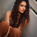Aakanksha Singh Instagram - That Brown girl 🍂👧🏼 📸 @pranav.foto 💄💆🏻‍♀️ @makeup.artist.anusha 👗🪄 @aishwarya128