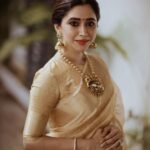 Aarthi Instagram - Rain or sun.. just fashun ✨