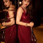 Aarthi Instagram - Too glam to give a damn… ♥️✨ . . . . . . . . #weddingseason #glamitup #blingiton #bigfatindianwedding #dreamteam🥻 @sabyasachiofficial 💎 @amrapalijewels 💄 @beautybeginsbyleimi @dolma.tamang 📸 @kiransaphotography assisted by @nasima28