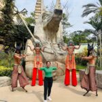 Aashika Padukone Instagram - Unleashing the power 💪 #universalstudios #themummyreturns #singapore #egyptianmen #tradition #culturalconnections #traveldiaries Universal Studios Singapore