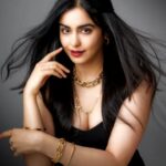Adah Sharma Instagram - What's the colour of the mirror ? 🥲🐑 . . #100YearsOfAdahSharma #adahsharma